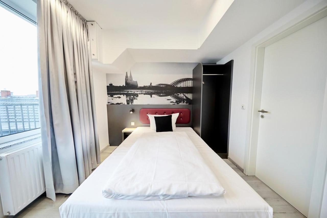 Smarty Cologne Dom Hotel - Boardinghouse - Kontaktloser Self Check-In Bagian luar foto