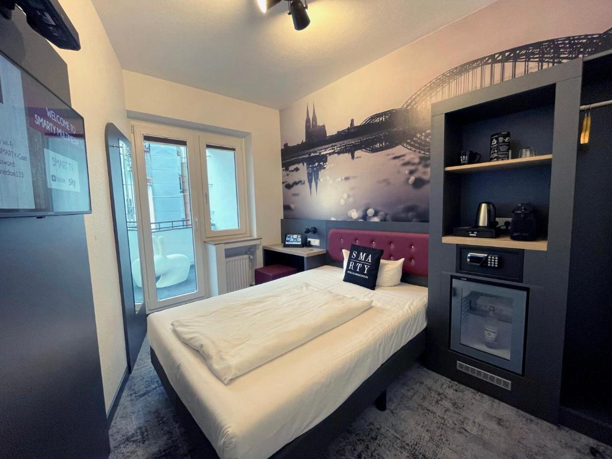 Smarty Cologne Dom Hotel - Boardinghouse - Kontaktloser Self Check-In Bagian luar foto
