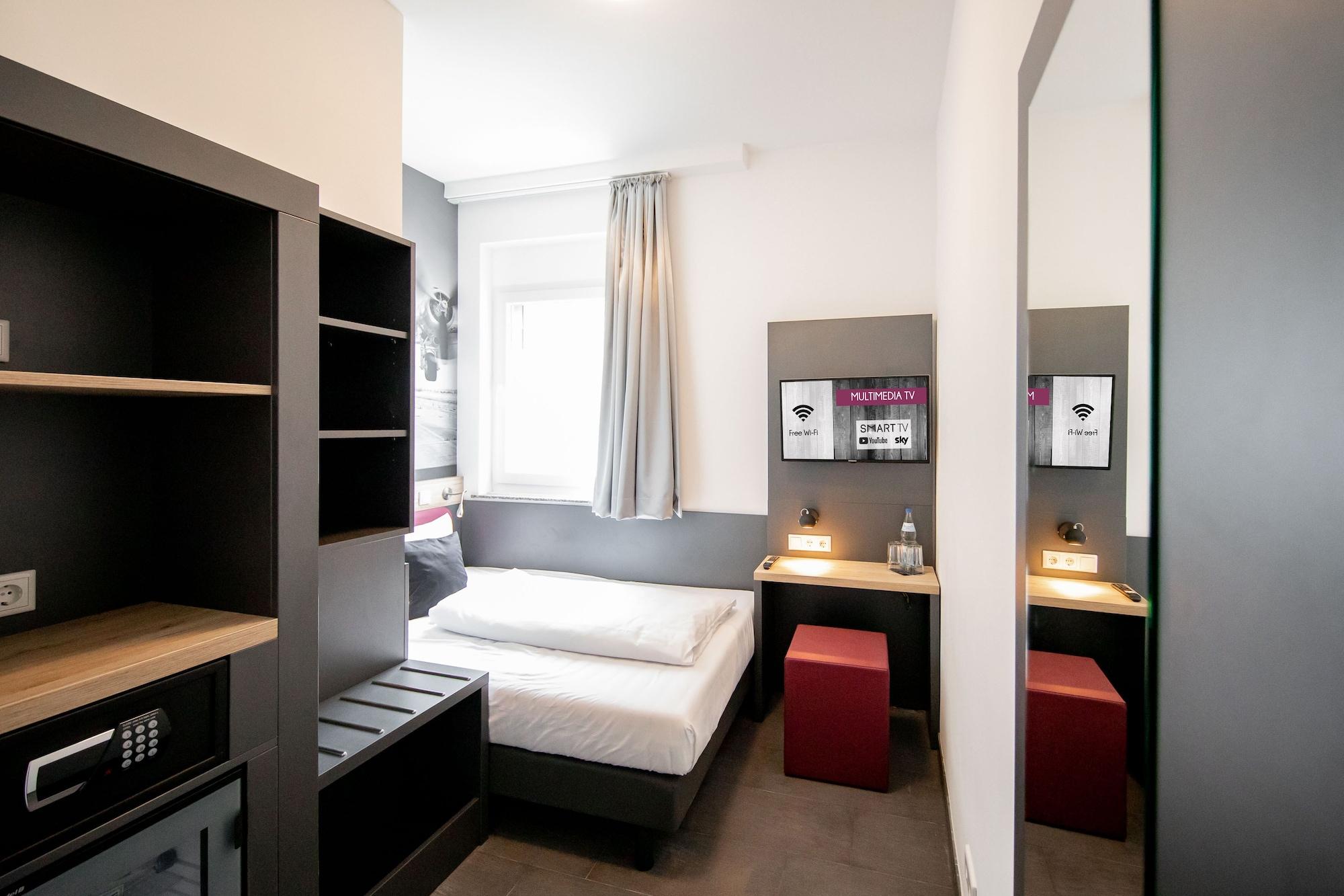 Smarty Cologne Dom Hotel - Boardinghouse - Kontaktloser Self Check-In Bagian luar foto